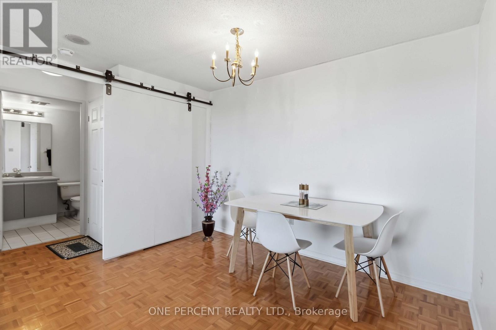 1002 - 400 Webb Drive, Mississauga, Ontario  L5B 3Z7 - Photo 10 - W13412886