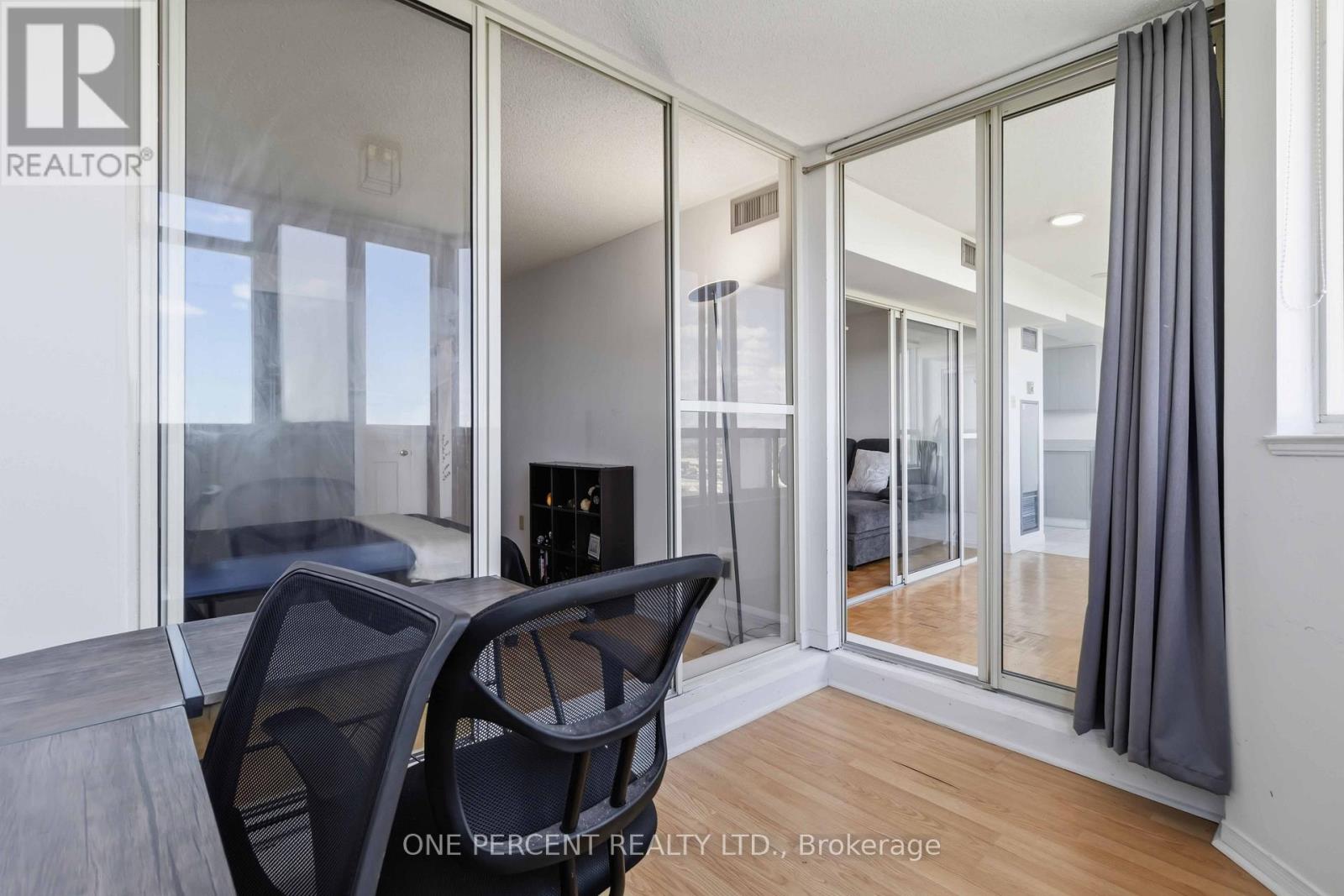 1002 - 400 Webb Drive, Mississauga, Ontario  L5B 3Z7 - Photo 27 - W13412886