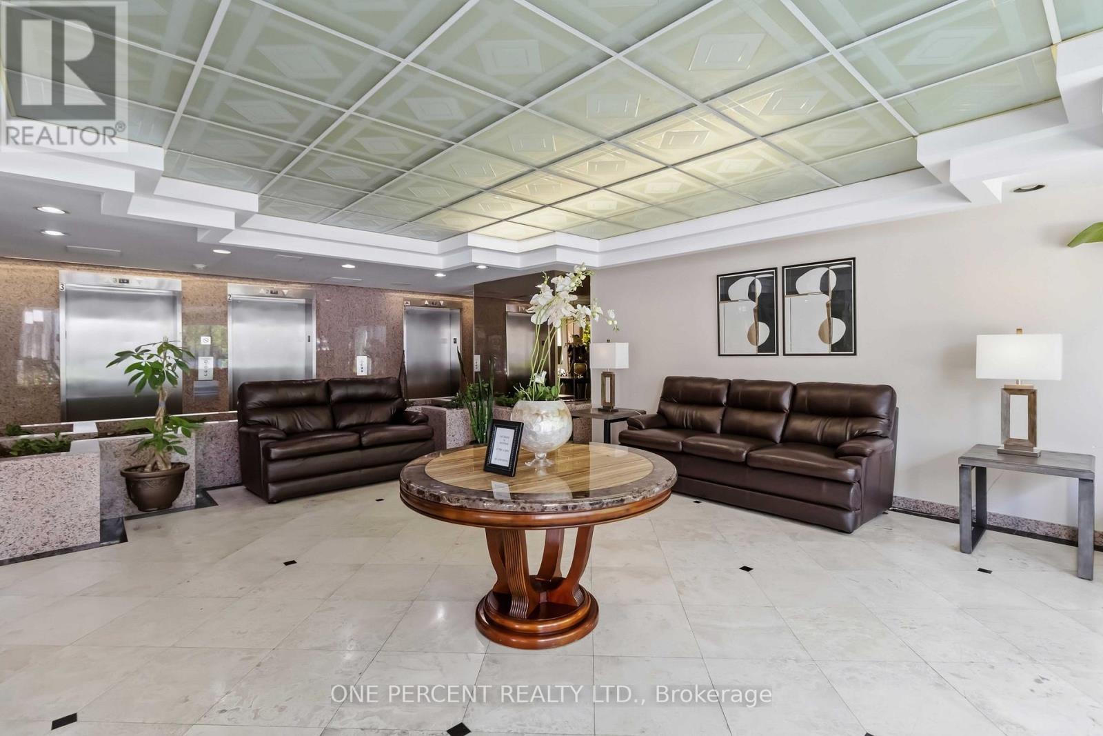 1002 - 400 Webb Drive, Mississauga, Ontario  L5B 3Z7 - Photo 3 - W13412886