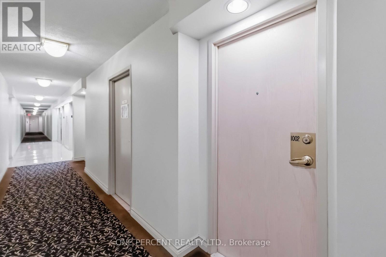 1002 - 400 Webb Drive, Mississauga, Ontario  L5B 3Z7 - Photo 4 - W13412886