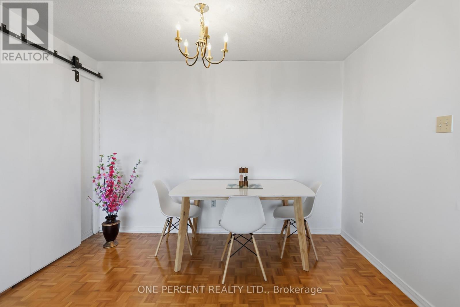 1002 - 400 Webb Drive, Mississauga, Ontario  L5B 3Z7 - Photo 8 - W13412886
