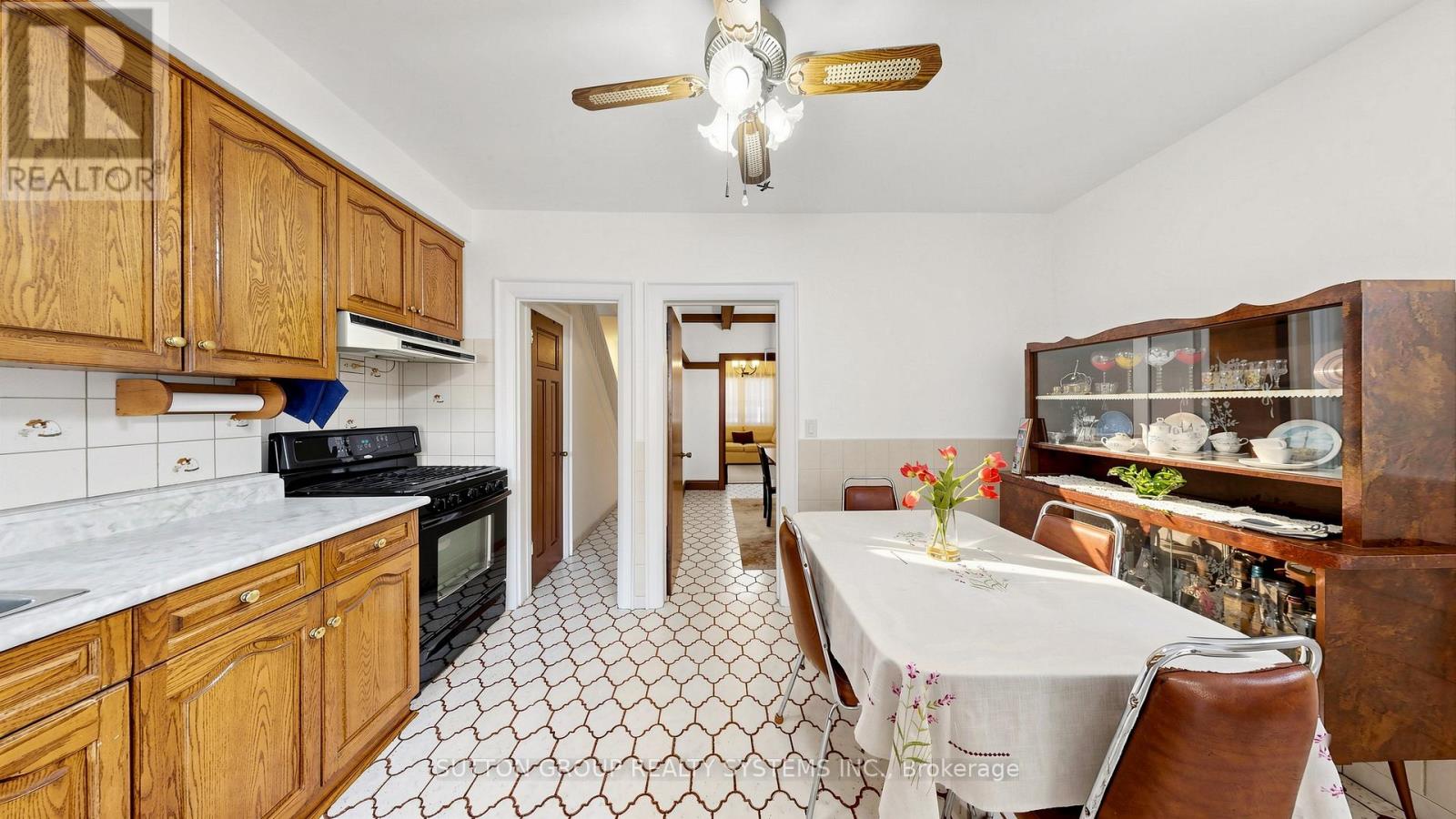 39 Exeter Street, Toronto, Ontario  M6N 1G3 - Photo 13 - W13412896