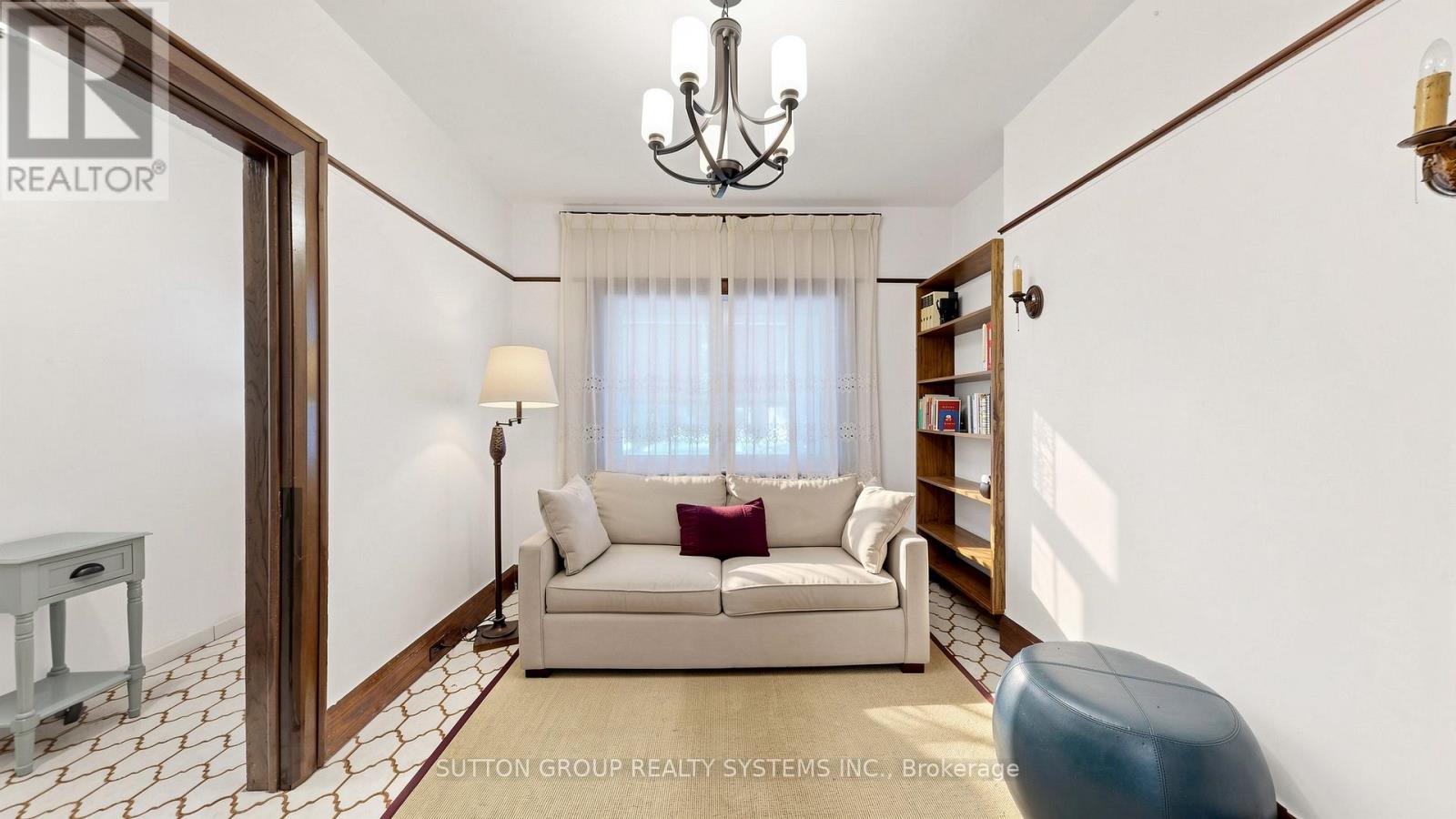 39 Exeter Street, Toronto, Ontario  M6N 1G3 - Photo 4 - W13412896
