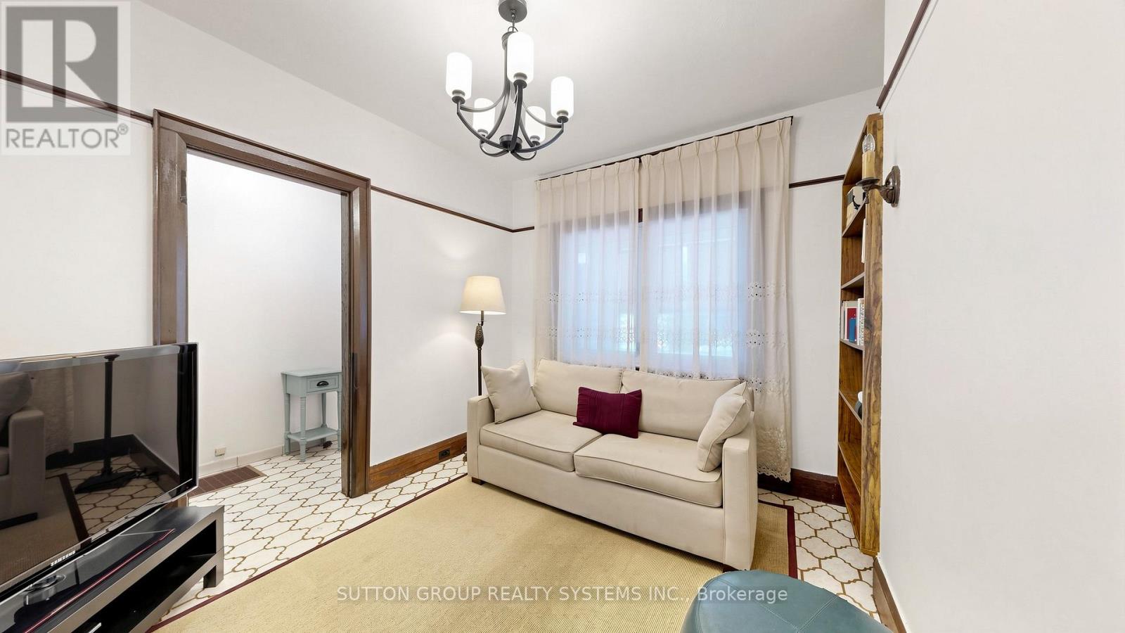 39 Exeter Street, Toronto, Ontario  M6N 1G3 - Photo 7 - W13412896