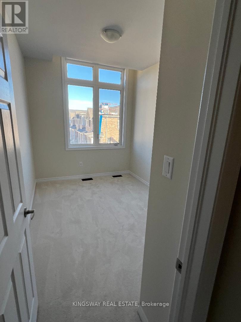 2082 Coppenwood Common, Burlington, Ontario  L7P 0V8 - Photo 8 - W13412902