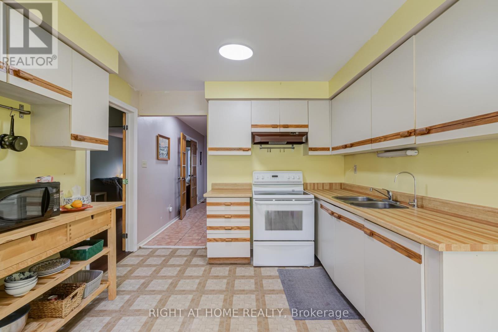 2056 Madden Boulevard, Oakville, Ontario  L6H 3L6 - Photo 11 - W13412918