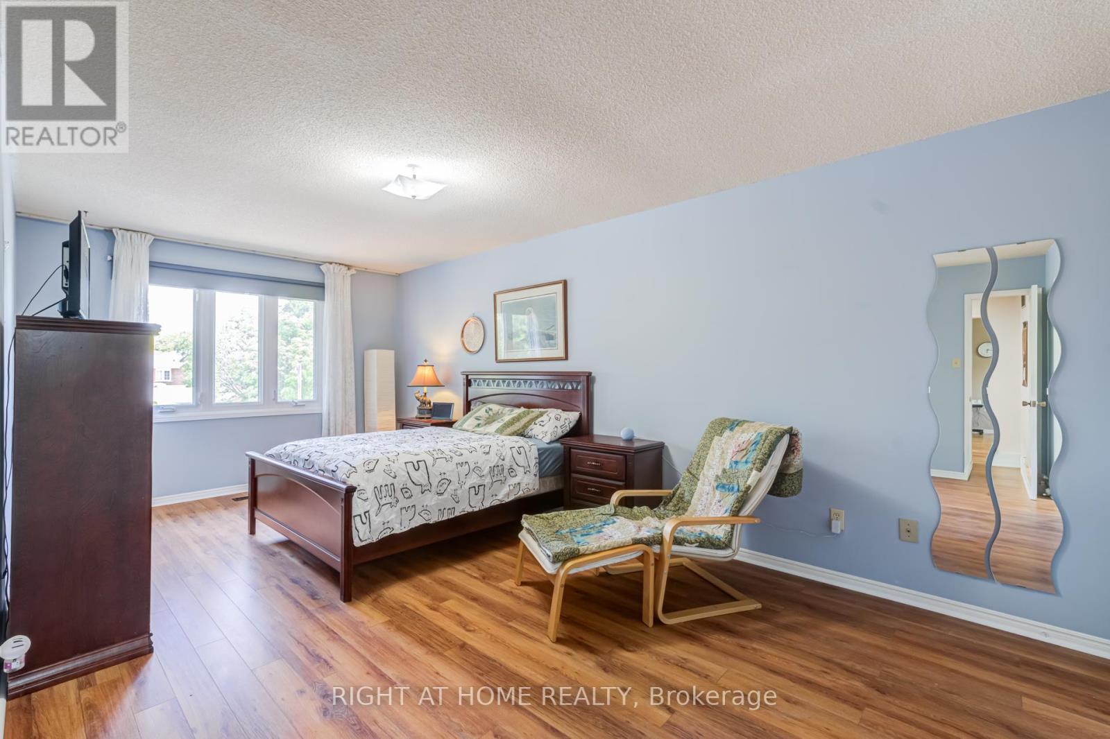 2056 Madden Boulevard, Oakville, Ontario  L6H 3L6 - Photo 18 - W13412918