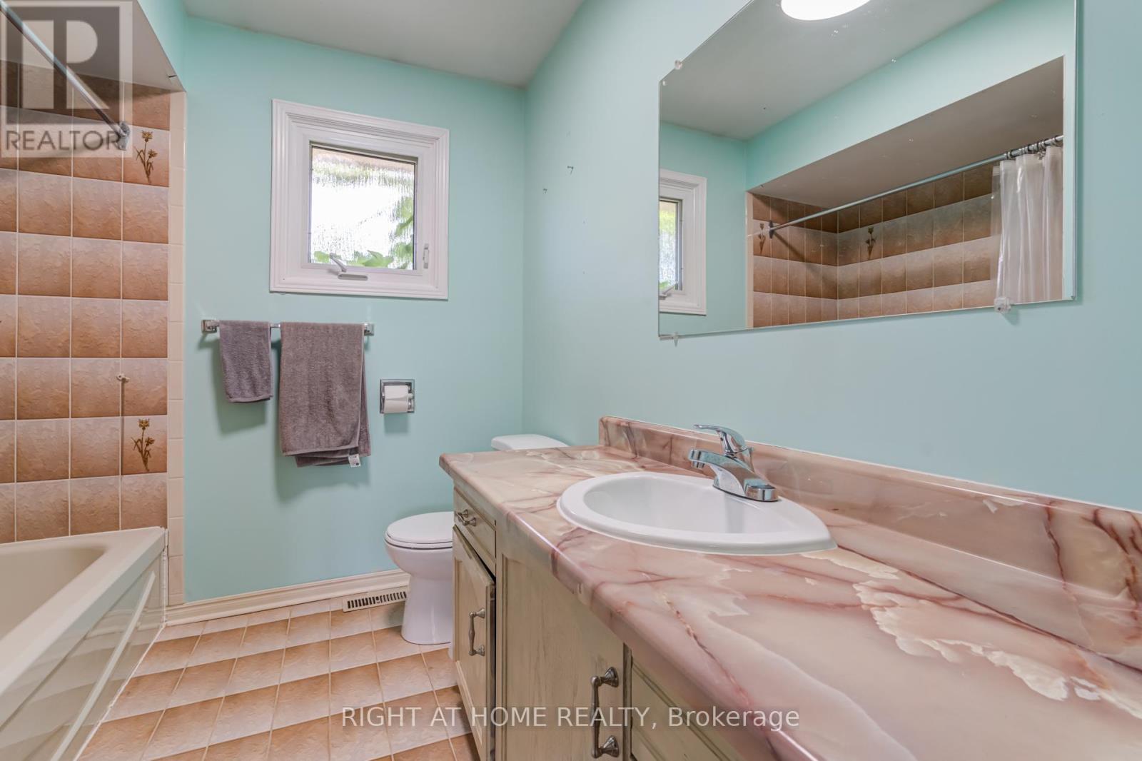 2056 Madden Boulevard, Oakville, Ontario  L6H 3L6 - Photo 20 - W13412918
