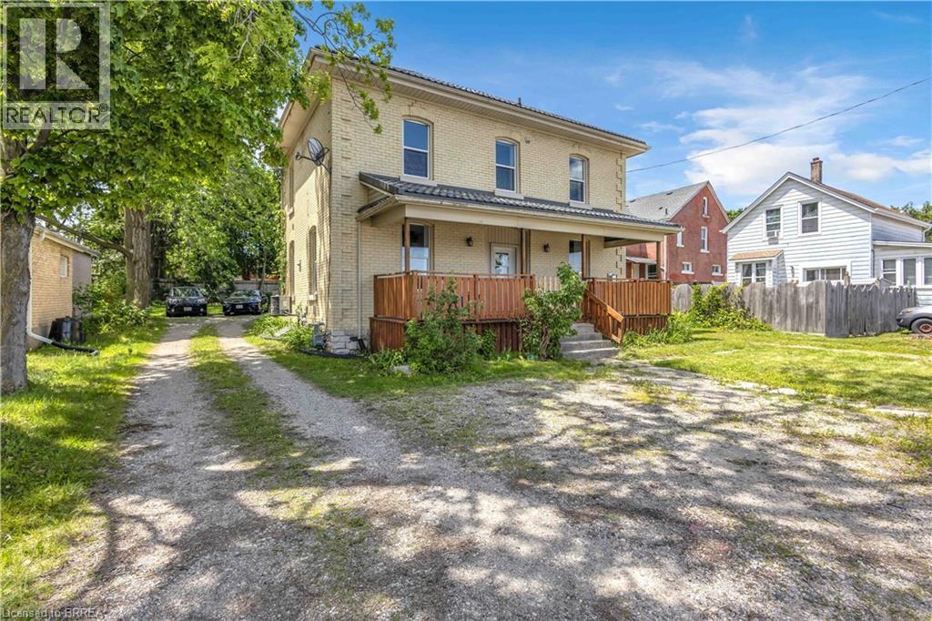 34 Young Street, Woodstock, Ontario N4S 3L5 - Photo 1 - 40837615
