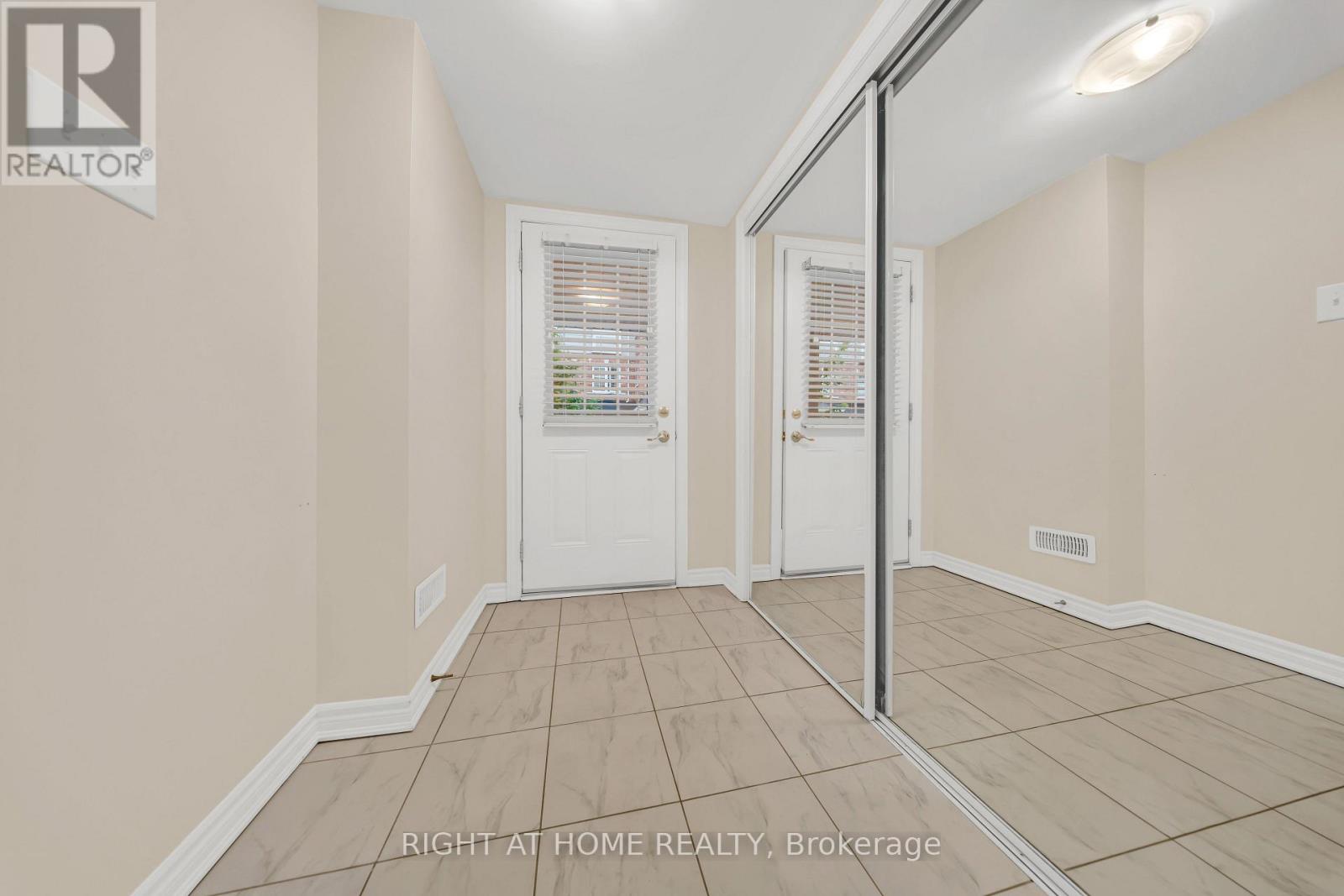 84 - 88 Decorso Drive, Guelph, Ontario  N1L 0A9 - Photo 5 - X13412898