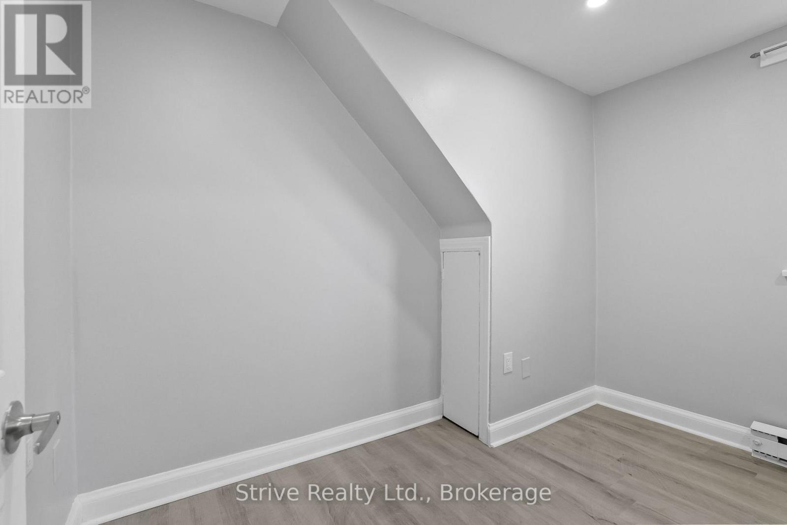 Main - 73 Central Park Boulevard N, Oshawa (O'neill), Ontario  L1G 5Y4 - Photo 9 - E13413022