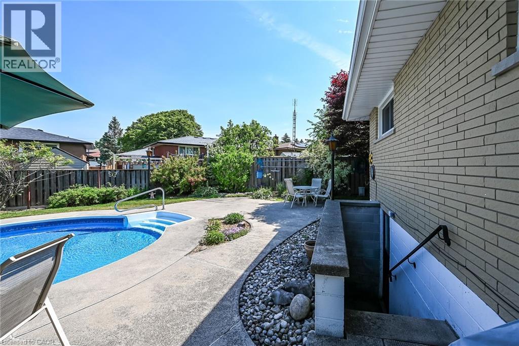 40 Bermuda Court, Hamilton, Ontario  L9C 2J8 - Photo 46 - 40834617