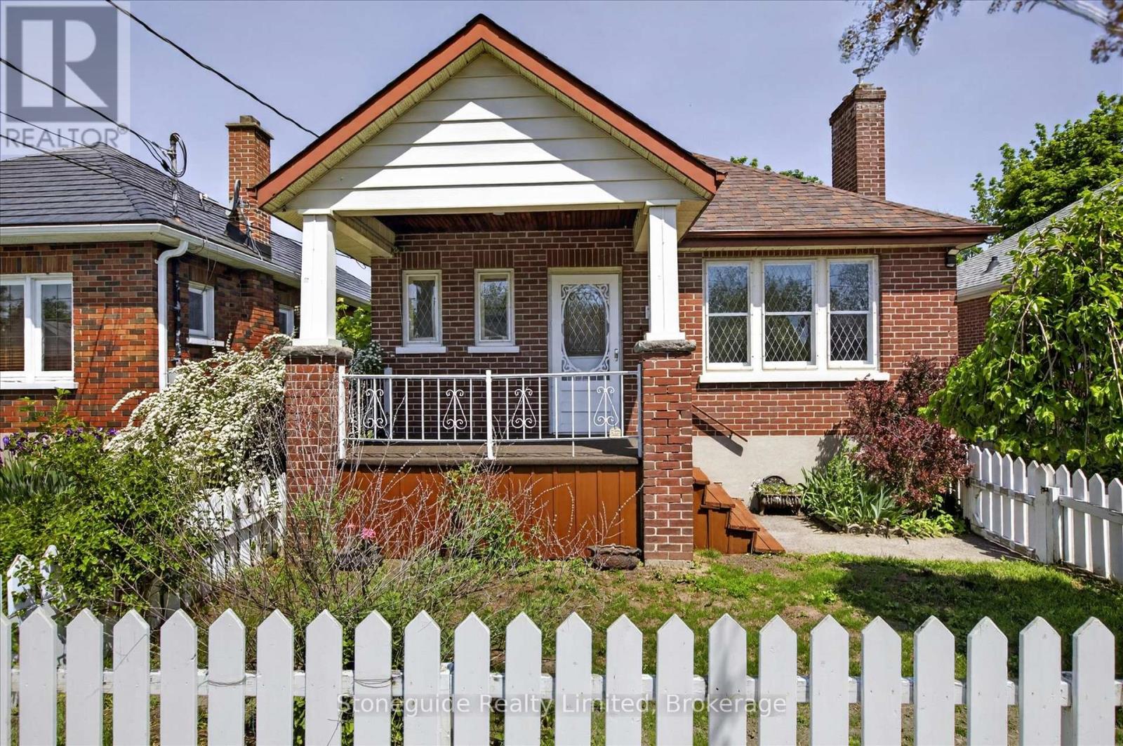 534 DOUGLAS AVENUE, Peterborough, Ontario