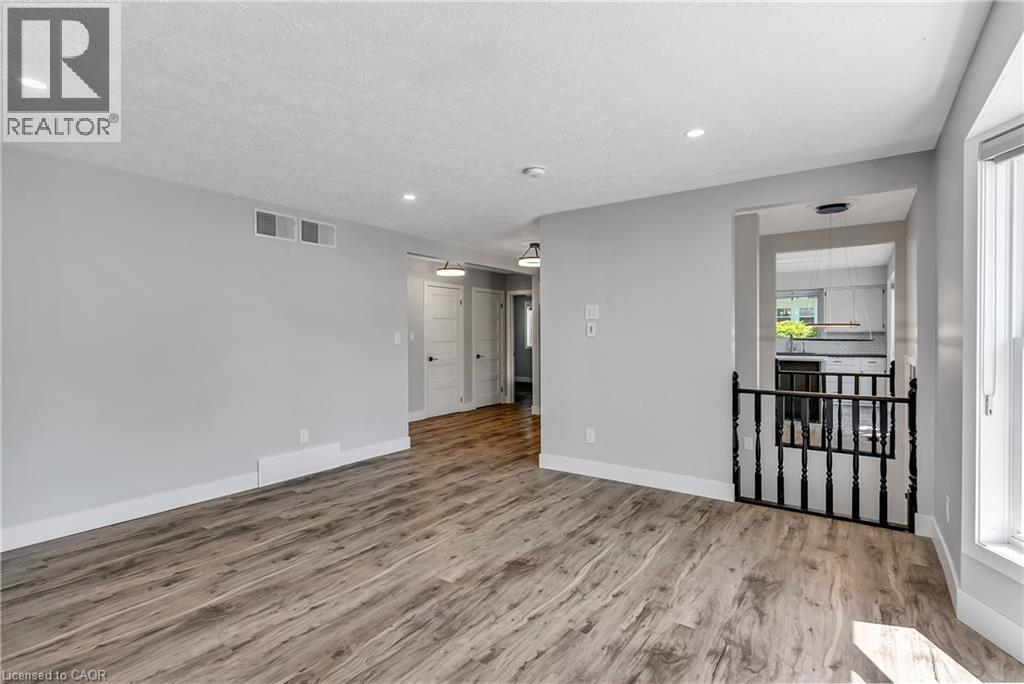 561 17th Avenue, Hanover, Ontario  N4N 3S3 - Photo 8 - 40837063