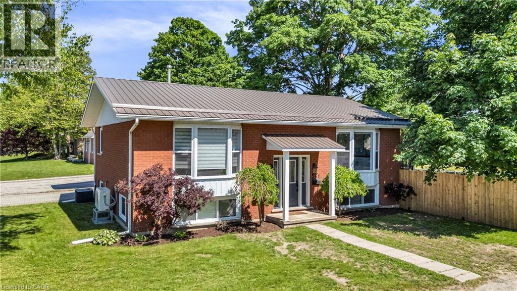561 17th Avenue, Hanover, Ontario  N4N 3S3 - Photo 2 - 40837063