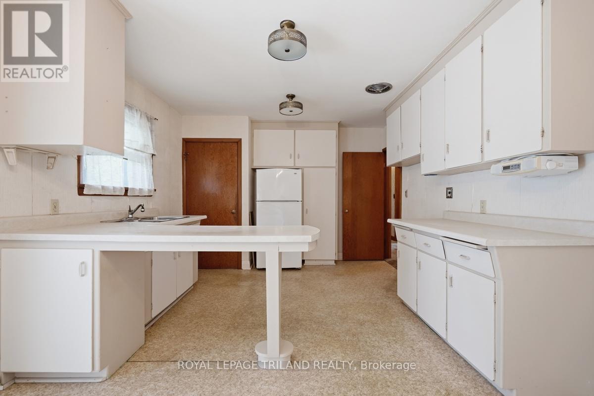 1492 North Vernon Avenue, London North, Ontario  N5X 1N6 - Photo 10 - X13413044