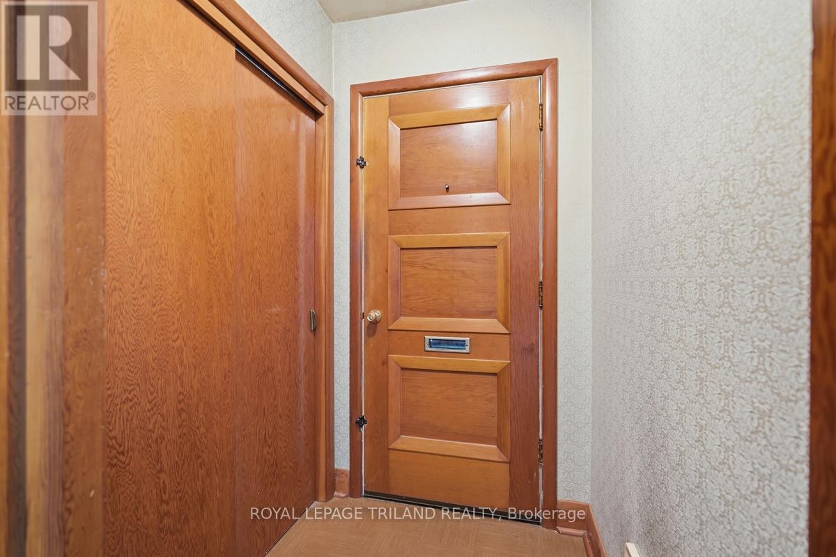 1492 North Vernon Avenue, London North, Ontario  N5X 1N6 - Photo 4 - X13413044