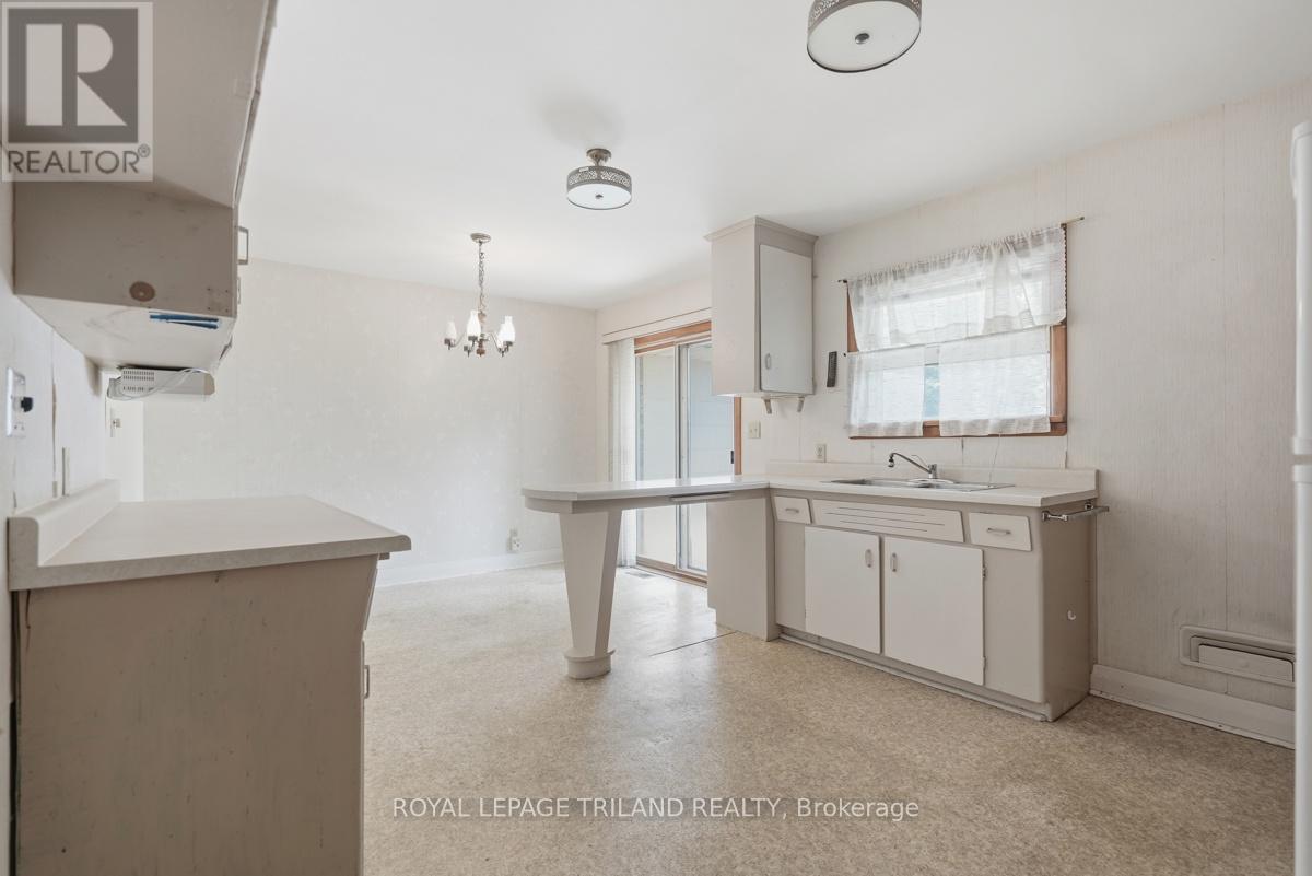 1492 North Vernon Avenue, London North, Ontario  N5X 1N6 - Photo 9 - X13413044