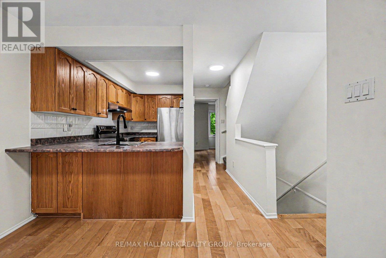 1102 Blasdell Avenue, Ottawa, Ontario  K1K 0C3 - Photo 5 - X13413032