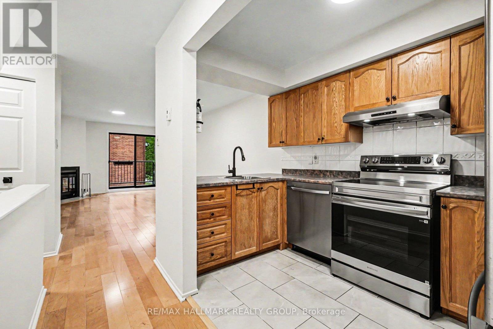 1102 Blasdell Avenue, Ottawa, Ontario  K1K 0C3 - Photo 6 - X13413032