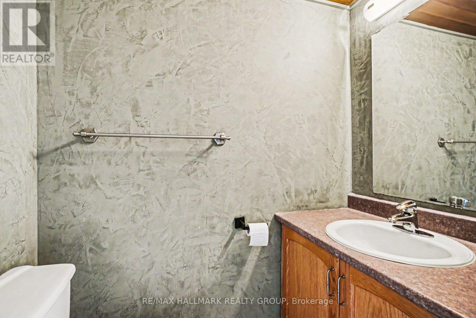 1102 Blasdell Avenue, Ottawa, Ontario  K1K 0C3 - Photo 8 - X13413032