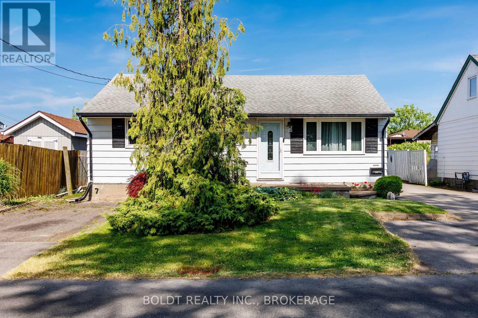 41 Ferndale Avenue, St. Catharines, Ontario  L2P 1V9 - Photo 4 - X13413010