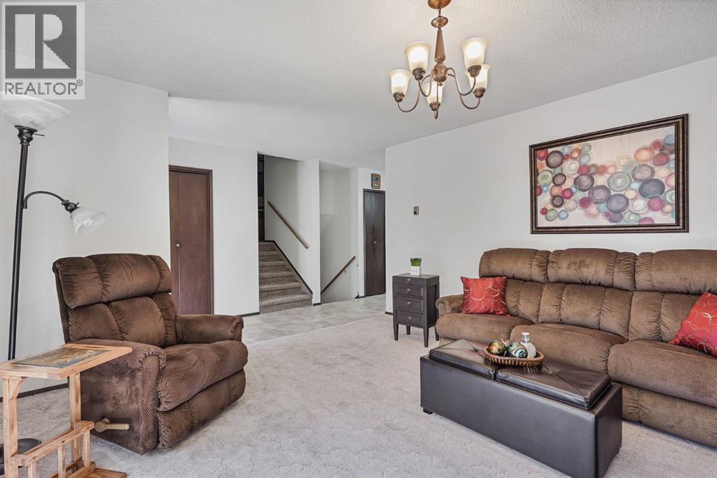 216 Bedient Street, Wrentham, Alberta  T0K 2P0 - Photo 7 - A2317077