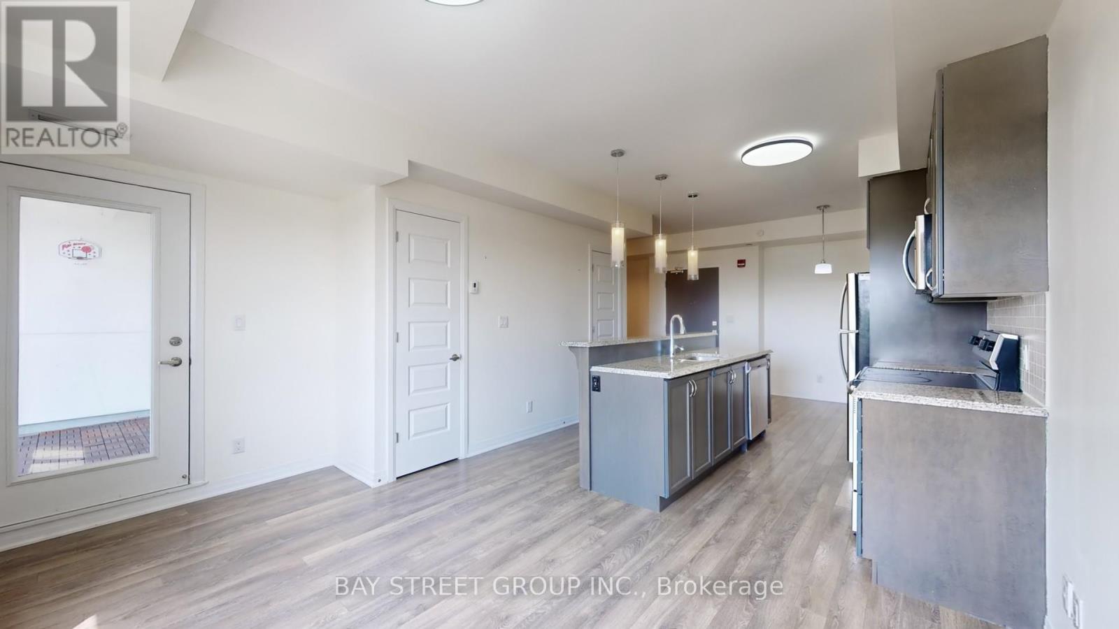 512 - 2 Adam Sellers Street, Markham, Ontario  L6B 1P2 - Photo 2 - N13412996