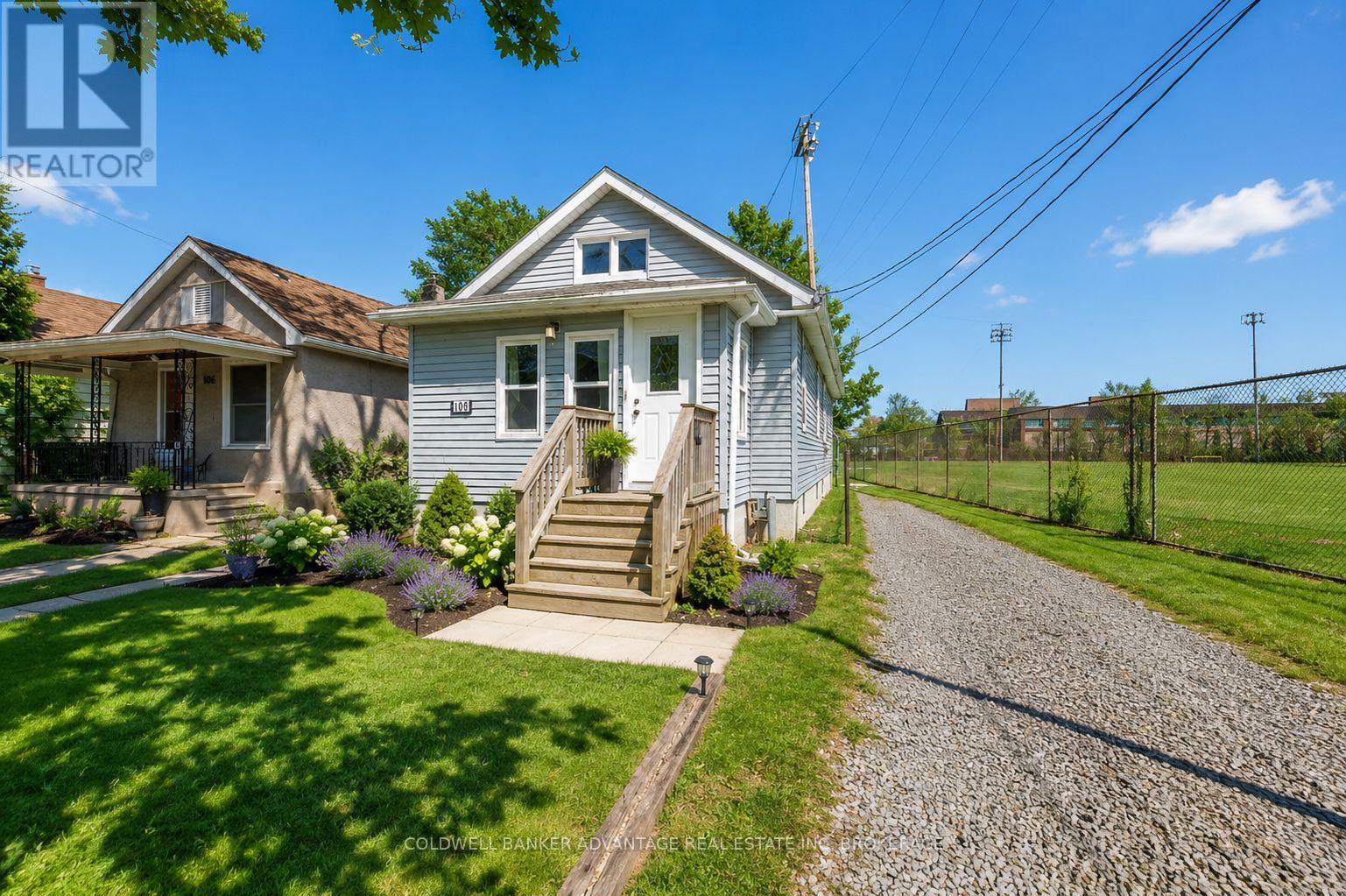 108 Burgar Street, Welland, Ontario  L3B 2S8 - Photo 2 - X13097742