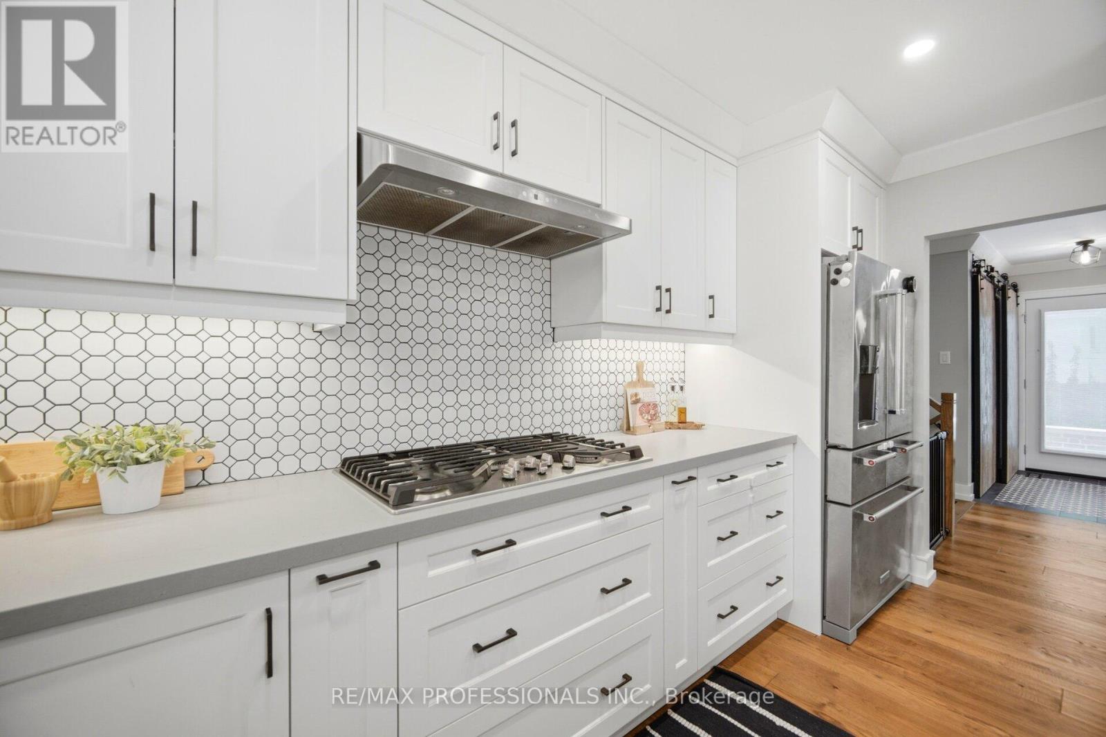 8 Markland Drive, Toronto, Ontario  M9C 1M7 - Photo 14 - W13412988