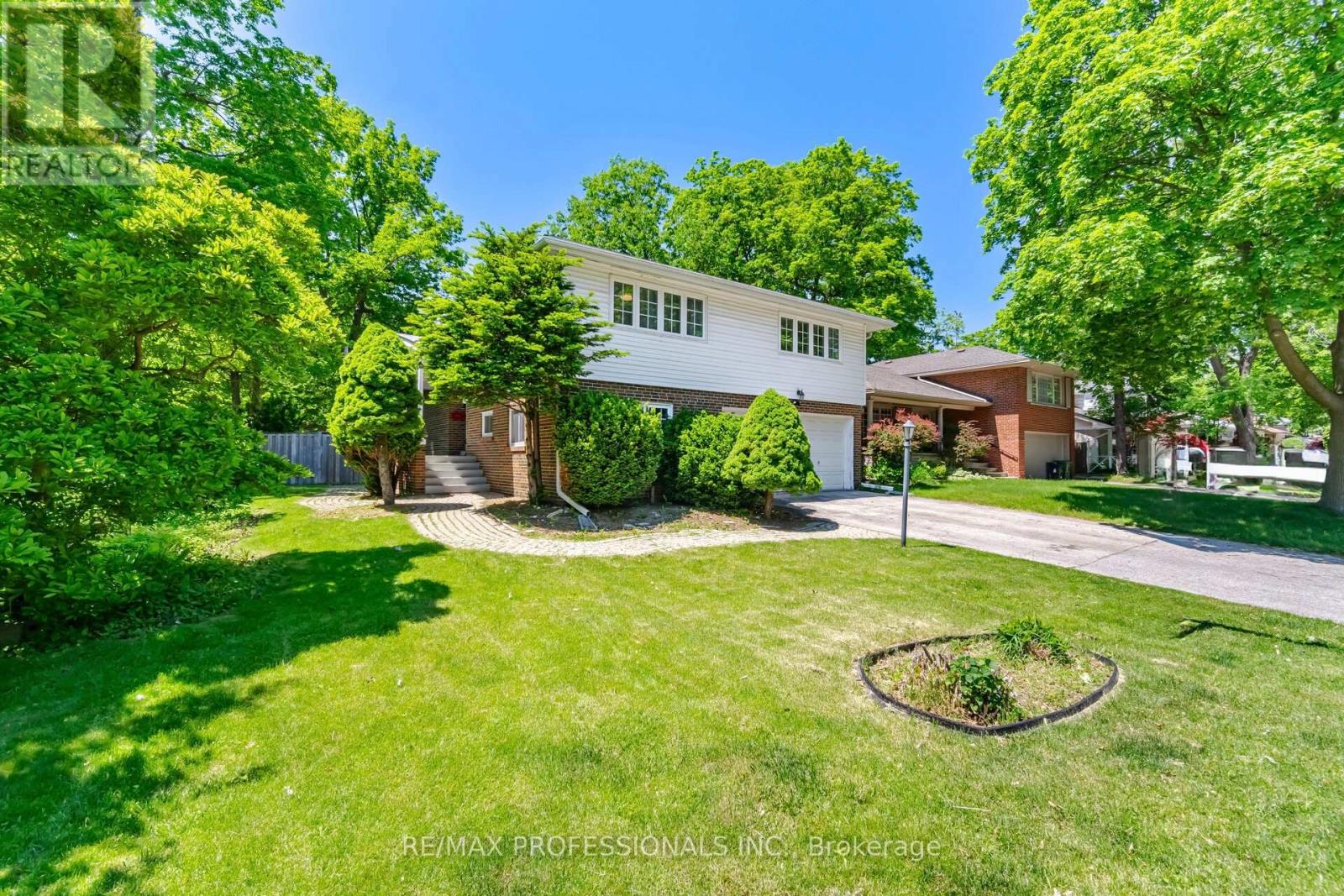 8 Markland Drive, Toronto, Ontario  M9C 1M7 - Photo 2 - W13412988