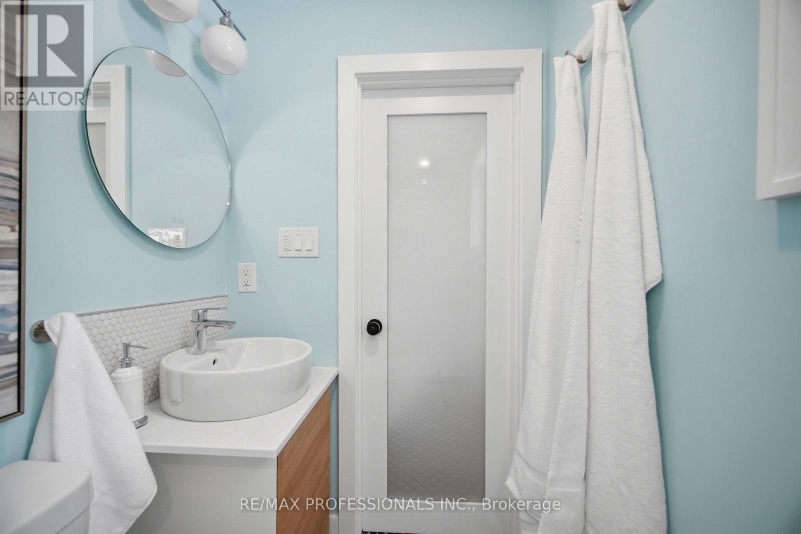 8 Markland Drive, Toronto, Ontario  M9C 1M7 - Photo 23 - W13412988