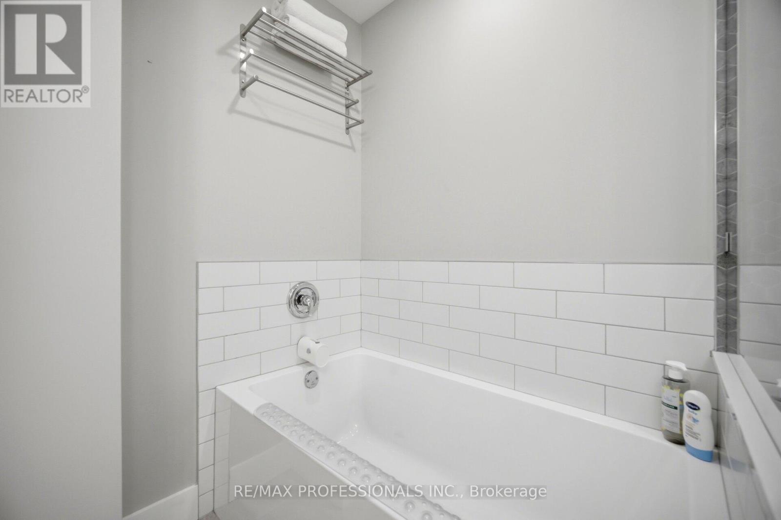8 Markland Drive, Toronto, Ontario  M9C 1M7 - Photo 29 - W13412988