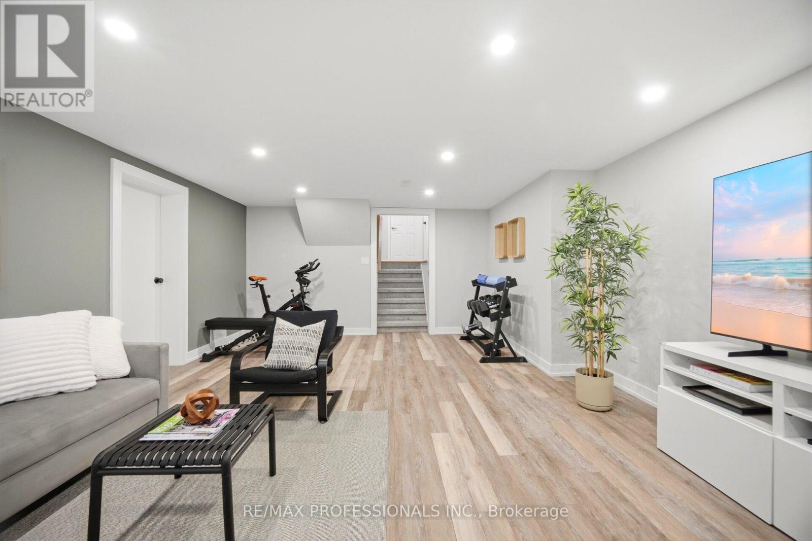 8 Markland Drive, Toronto, Ontario  M9C 1M7 - Photo 35 - W13412988