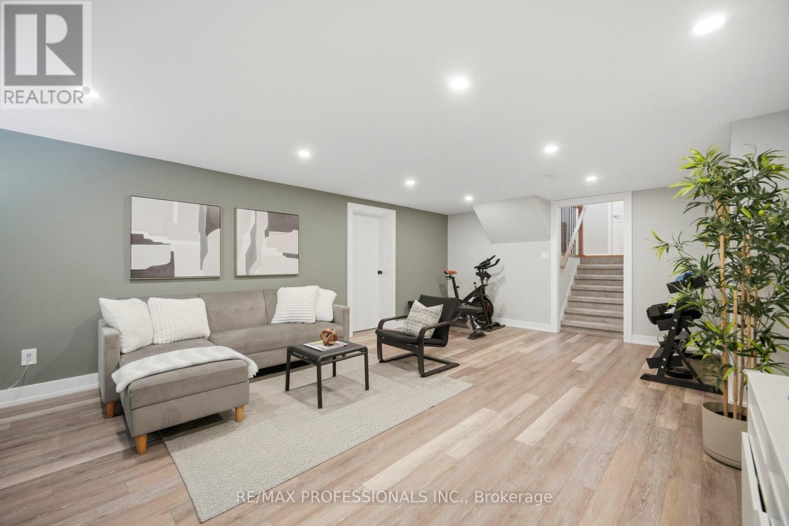 8 Markland Drive, Toronto, Ontario  M9C 1M7 - Photo 36 - W13412988