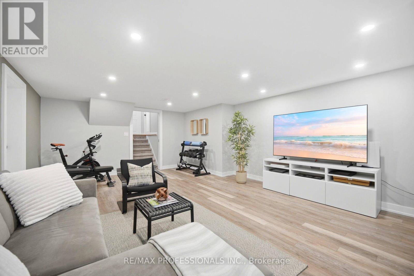 8 Markland Drive, Toronto, Ontario  M9C 1M7 - Photo 37 - W13412988