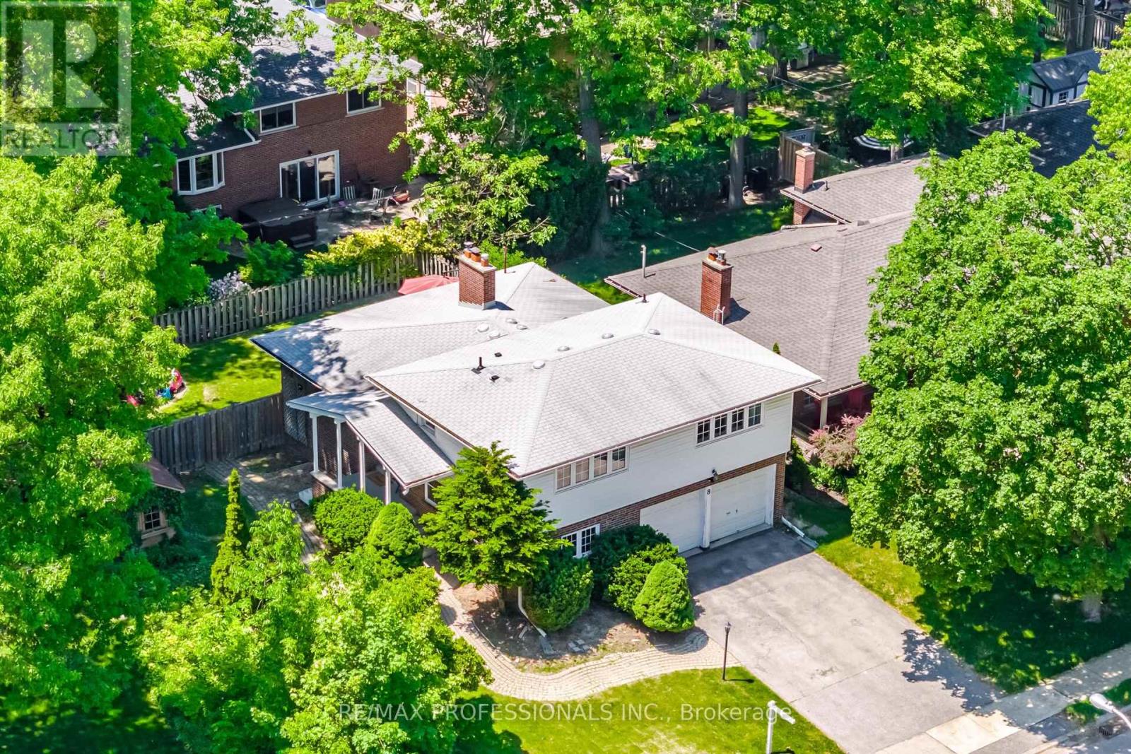 8 Markland Drive, Toronto, Ontario  M9C 1M7 - Photo 4 - W13412988