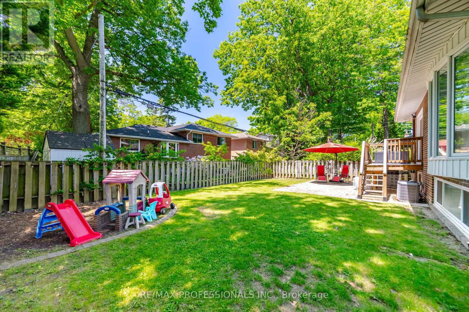 8 Markland Drive, Toronto, Ontario  M9C 1M7 - Photo 41 - W13412988