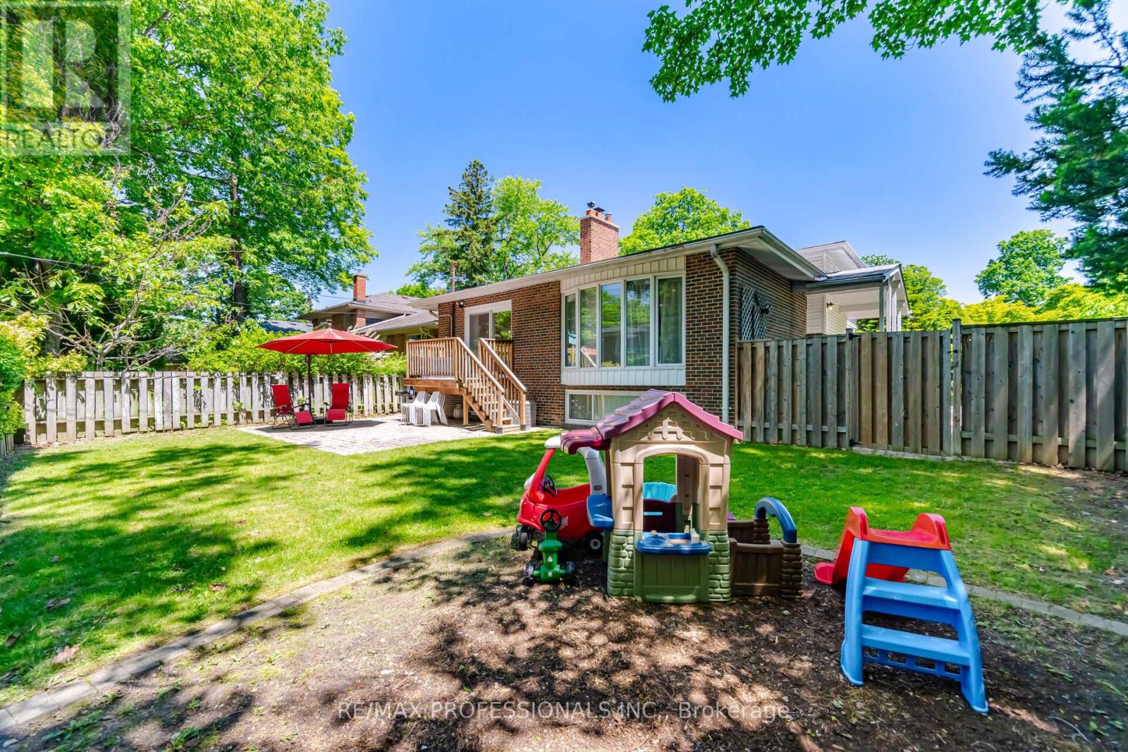 8 Markland Drive, Toronto, Ontario  M9C 1M7 - Photo 42 - W13412988