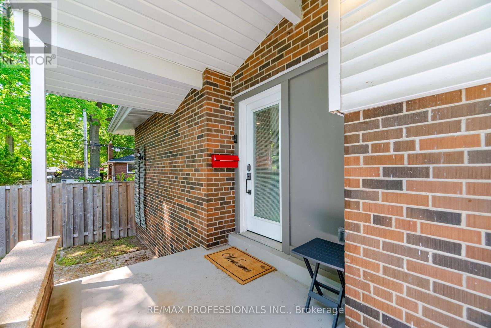8 Markland Drive, Toronto, Ontario  M9C 1M7 - Photo 6 - W13412988