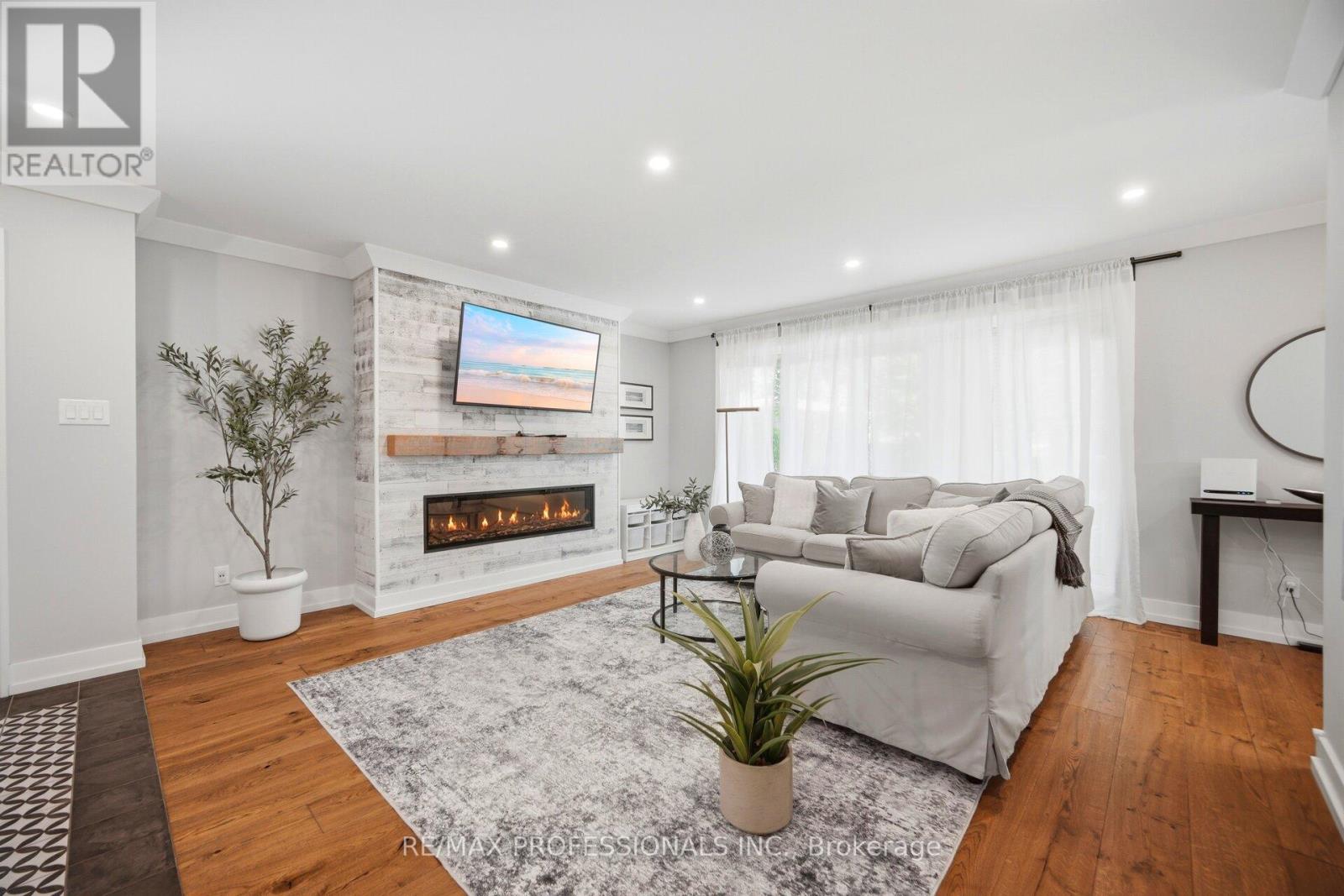 8 Markland Drive, Toronto, Ontario  M9C 1M7 - Photo 9 - W13412988