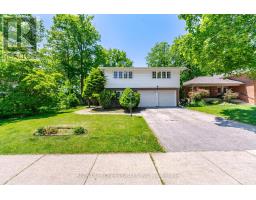 8 MARKLAND DRIVE, Toronto, Ontario