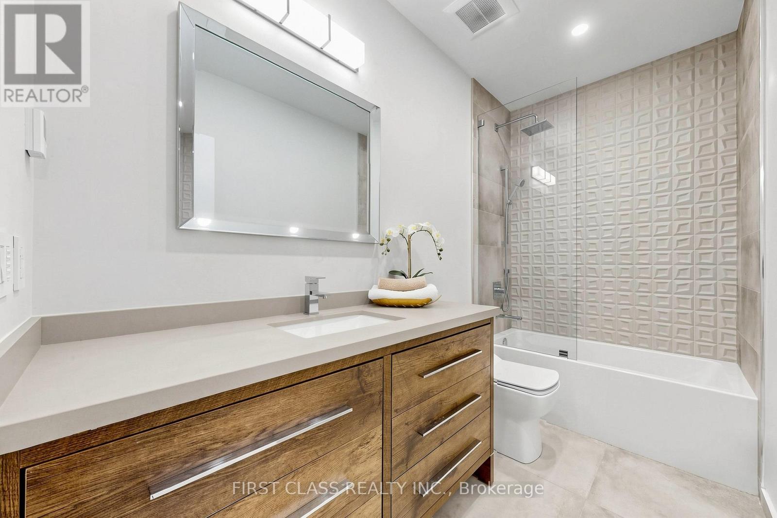 1047 Meredith Avenue, Mississauga, Ontario  L5E 2C6 - Photo 47 - W13413030