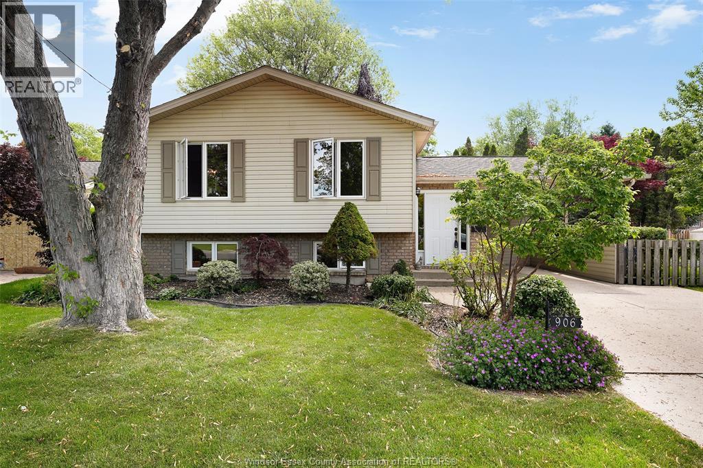 906 BAYVIEW AVENUE, kingsville, Ontario