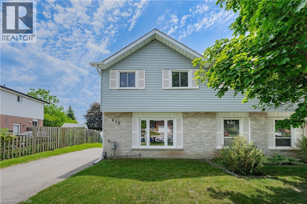 242 The Country Way, Kitchener, Ontario  N2E 2P9 - Photo 2 - 40836702