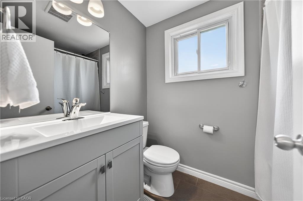 242 The Country Way, Kitchener, Ontario  N2E 2P9 - Photo 29 - 40836702