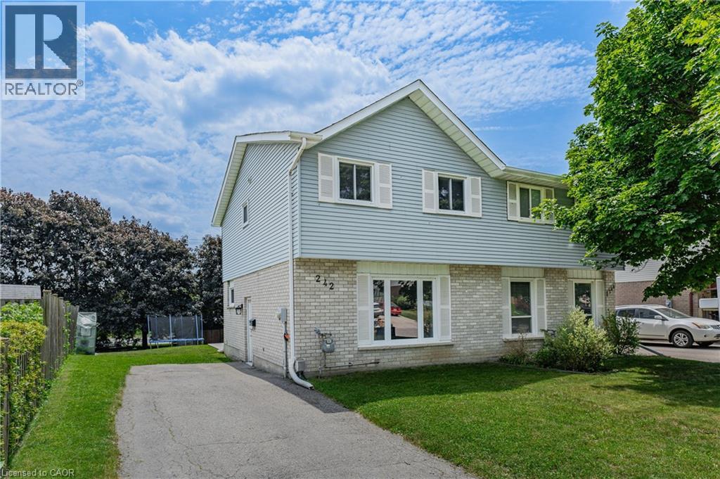 242 The Country Way, Kitchener, Ontario  N2E 2P9 - Photo 3 - 40836702