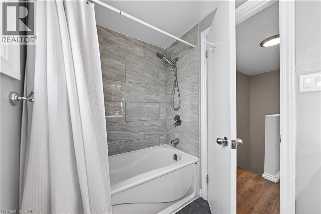 242 The Country Way, Kitchener, Ontario  N2E 2P9 - Photo 30 - 40836702