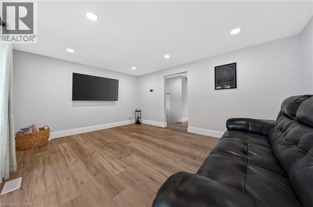 242 The Country Way, Kitchener, Ontario  N2E 2P9 - Photo 9 - 40836702