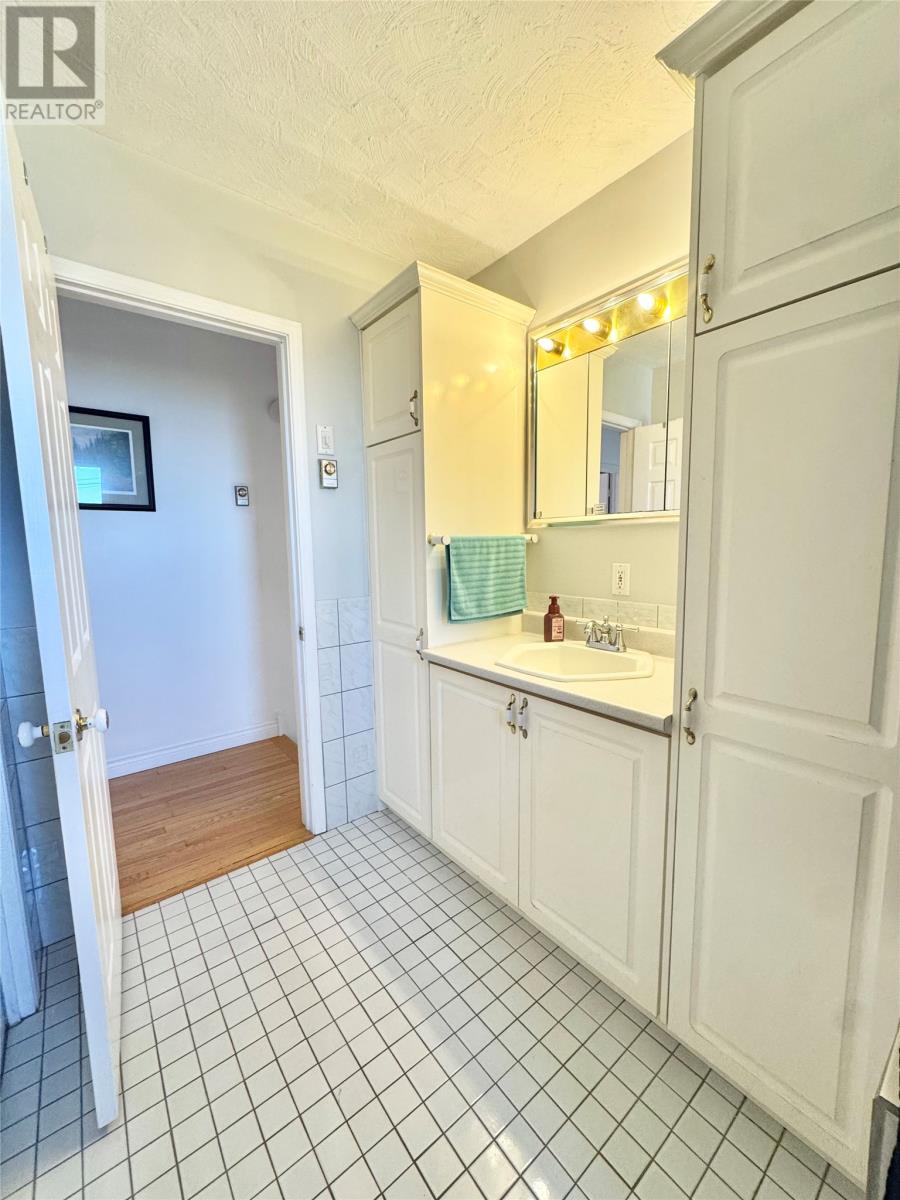 8 Gillingham Avenue, Norris Arm, Newfoundland & Labrador A0G 3M0 - Photo 18 - 1298596